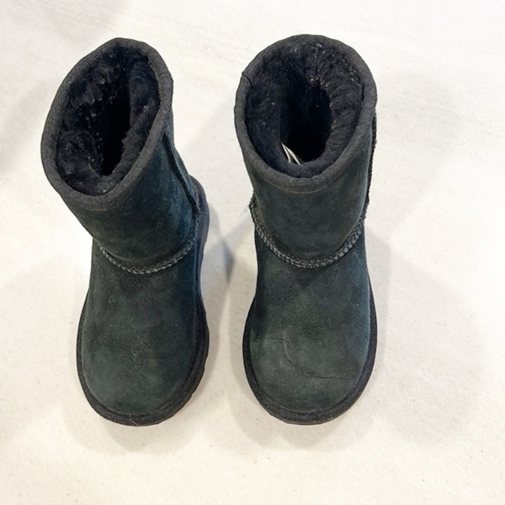 Ugg Classic Short II Boot Black Sheepskin size 9